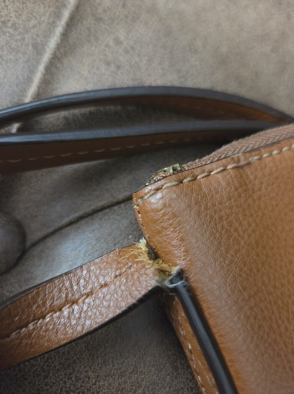 Lauren Ralph Lauren Tan Leather Crossbody with Gold Hardware ~ PLEASE READ - Picture 8 of 16